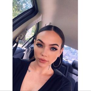 Meet your Posher, Chloe